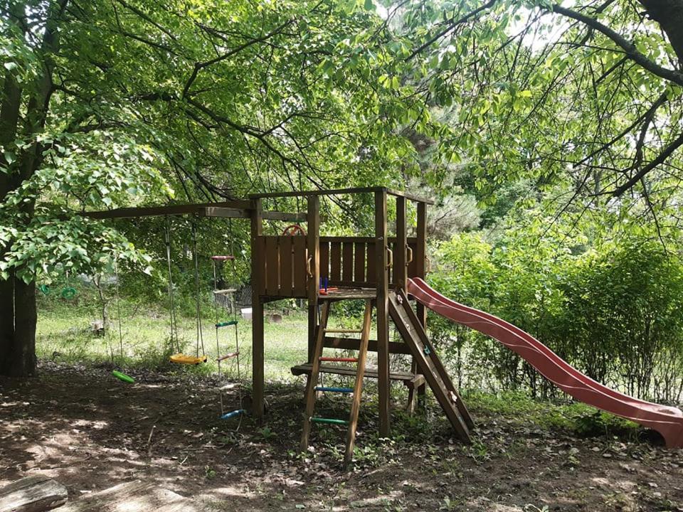 Готель Jurta Az Erdo Mellett Dezsaval-Keresz-Tanya Пілісценткерешт Екстер'єр фото
